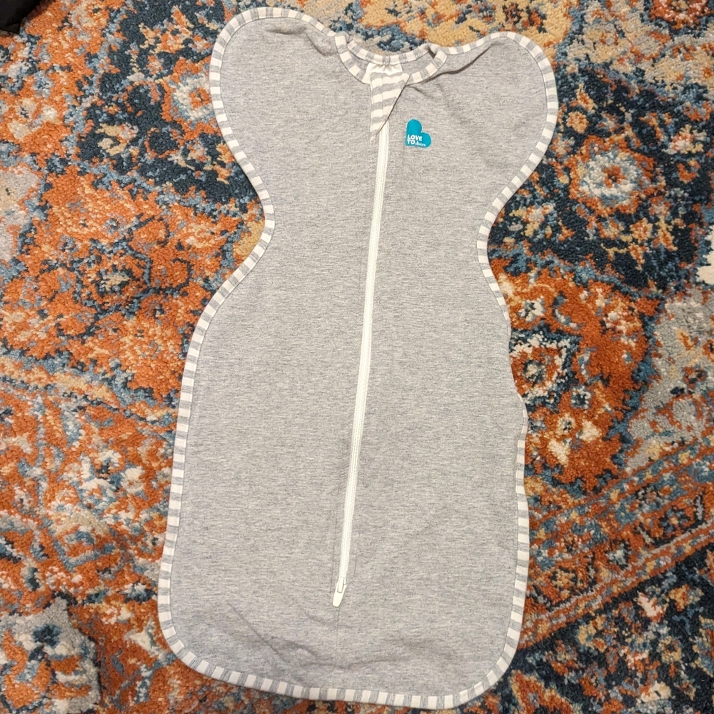 NWOT Love to dream swaddle (newborn size)